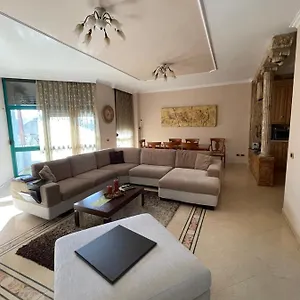 Apartment Luxury Center, Tirana