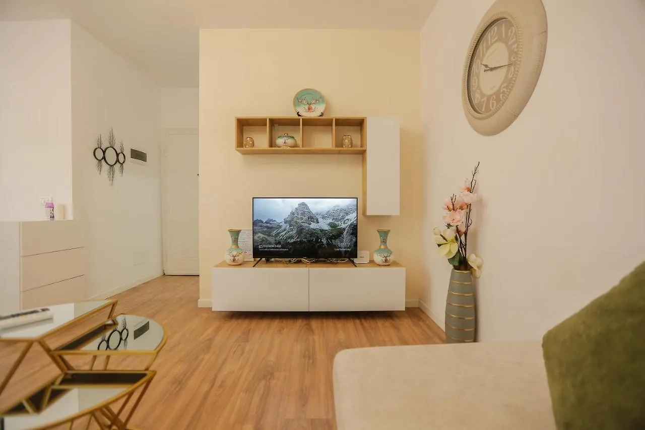 Miku Apartment-Sophisticated 2Bd Apartment At Taiwan Tirana 0*,  Albanie